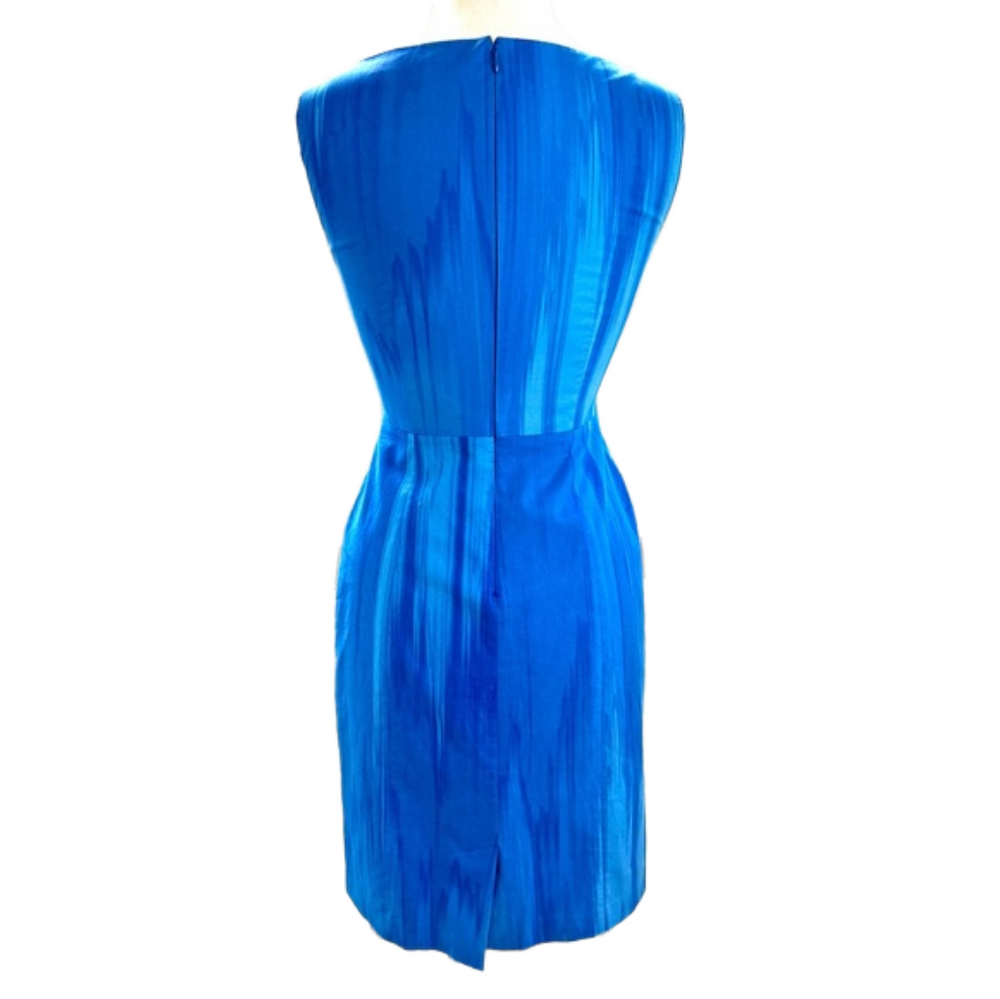 Tahari Notched V-Neck Blue Size 4 Dress Sleeveless Lined Sheath Dress - Picture 4 of 11